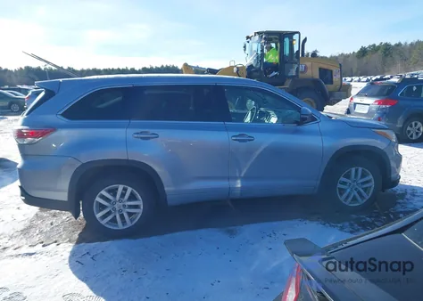 2015 Toyota Highlander Le V6 from USA, damaged, VIN 5TDBKRFH8FS120378
